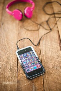 Free Stock Photos for Blogs - Kids Ipod and Headphones 1