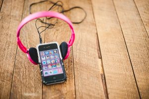 Free Stock Photos for Blogs - Kids Ipod and Headphones 4