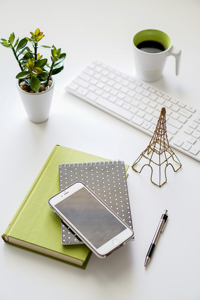 Free Stock Photos for Blogs - Black and Green Office Desk 13