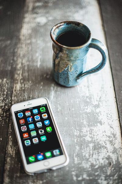 Free Stock Photos for Blogs - Coffee and Iphone 2